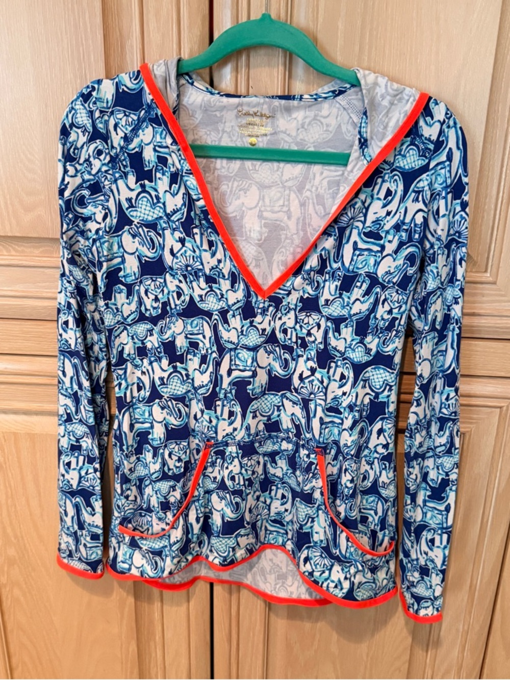 VGUC Lilly Pulitzer Gabi Luxletic Hoodie Popover in Get Trunky Elephants